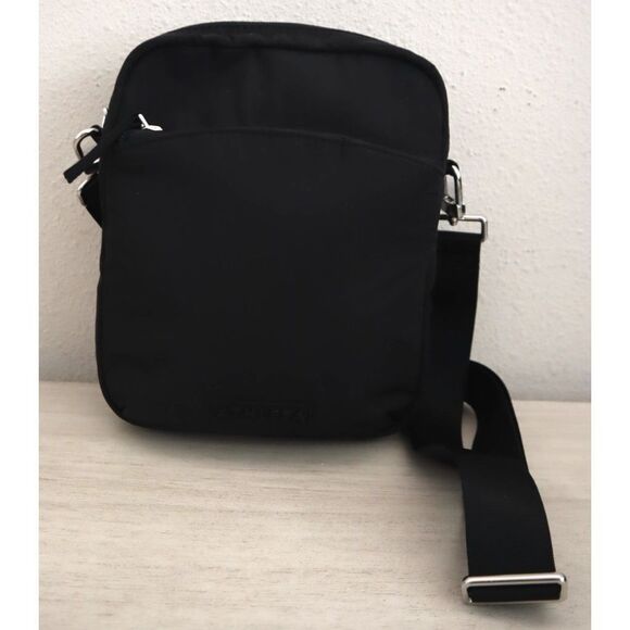 Athleta 471568-02 Women's O/S Black All About Vertical Crossbody Bag - Picture 1 of 16